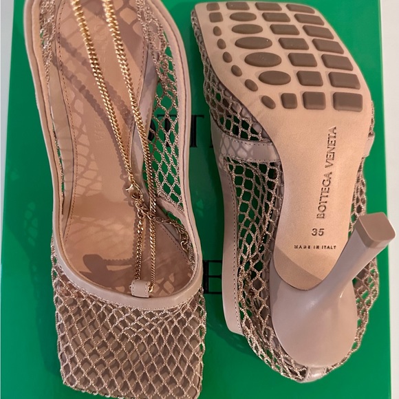 BOTTEGA VENETA NEW Stretch Mesh Pumps with Gold Chain Link SZ 5 NWT - Picture 4 of 7